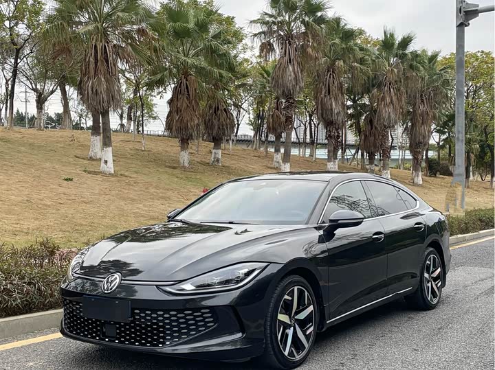 Фото 1 - Volkswagen Lamando L