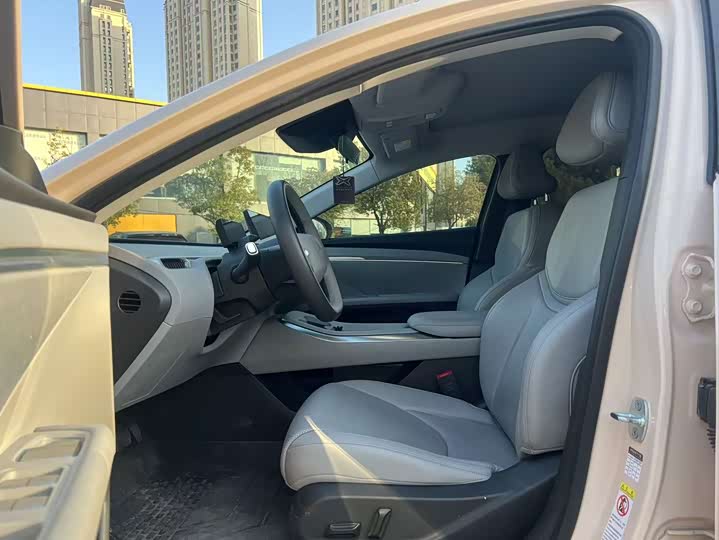 Фото 4 - XPeng Mona M03