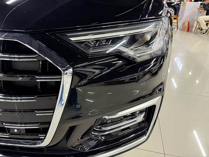 Фото 4 - Audi A6L