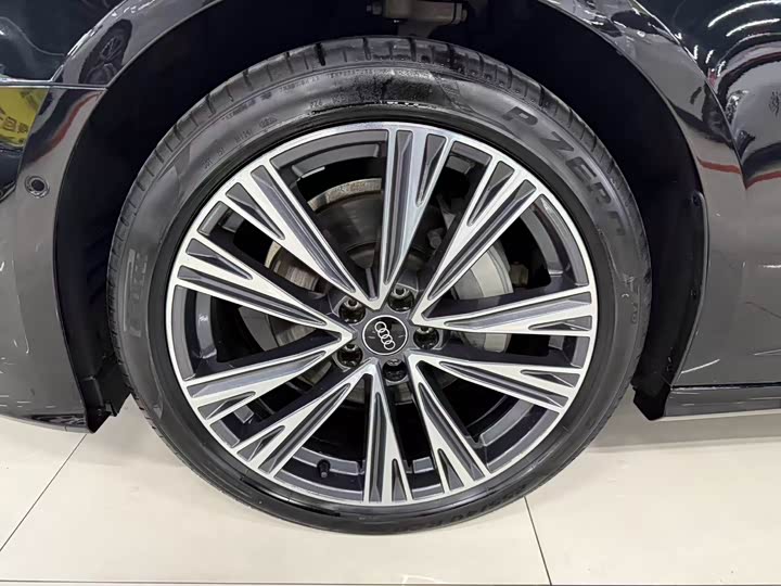 Фото 5 - Audi A6L