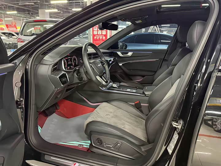 Фото 6 - Audi A6L