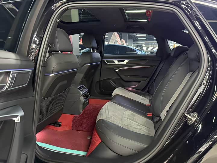 Фото 8 - Audi A6L