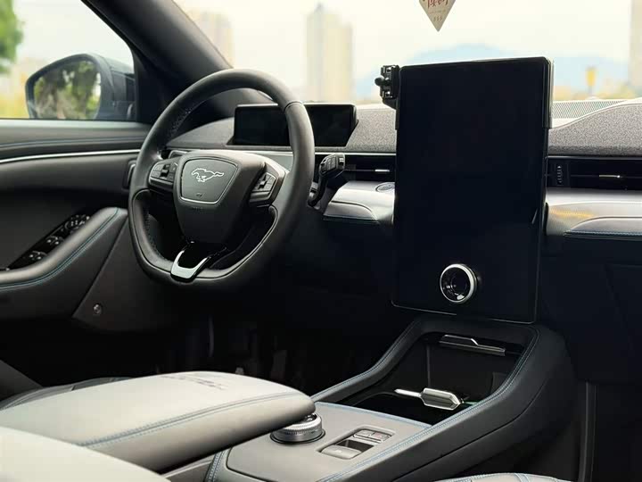 Фото 7 - Ford Mustang Mach-E