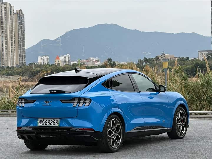 Фото 9 - Ford Mustang Mach-E