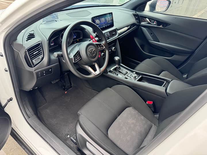 Фото 6 - Mazda CX-4