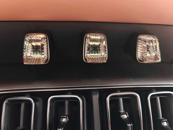 Фото 6 - BYD Song L