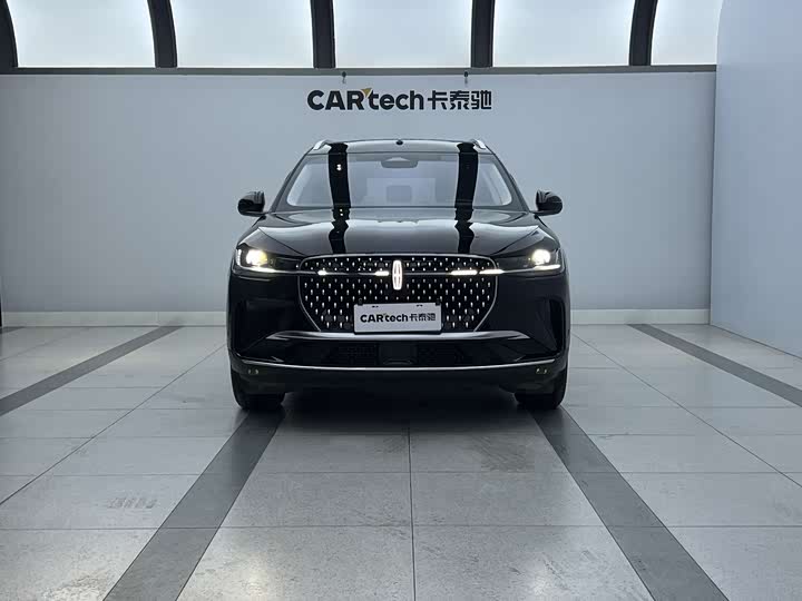 Фото 2 - Lincoln Nautilus