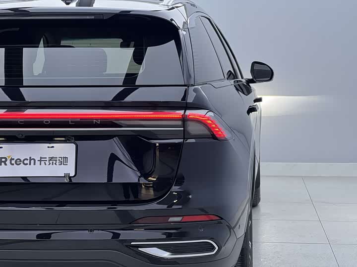 Фото 5 - Lincoln Nautilus