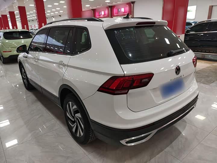 Фото 5 - Volkswagen Tiguan L Pro