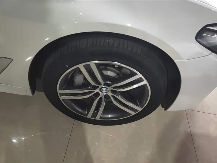 Фото 6 - BMW 5 Series