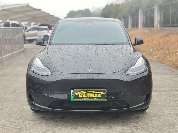 Фото 2 - Tesla Model Y