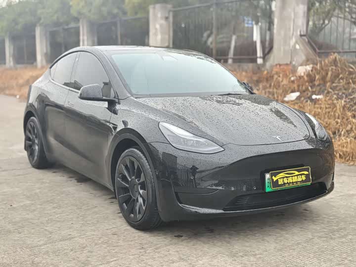 Фото 3 - Tesla Model Y