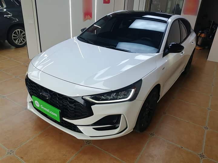 Фото 1 - Ford Focus