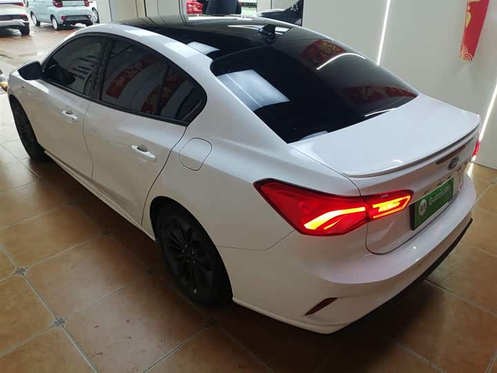 Фото 5 - Ford Focus