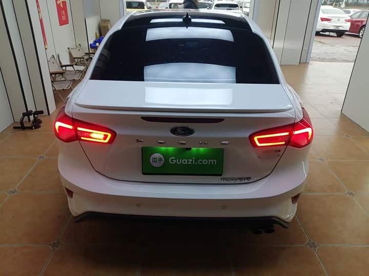 Фото 6 - Ford Focus