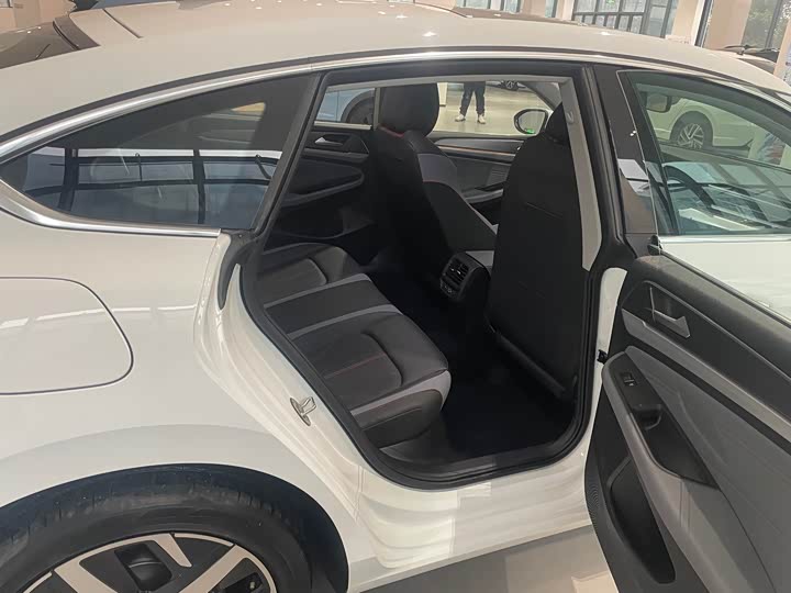 Фото 8 - Volkswagen Lamando L