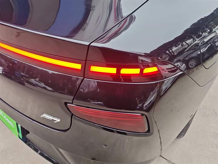 Фото 8 - XPeng P7