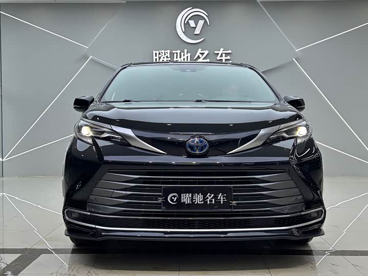 Фото 2 - Toyota Sienna