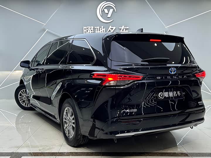 Фото 4 - Toyota Sienna