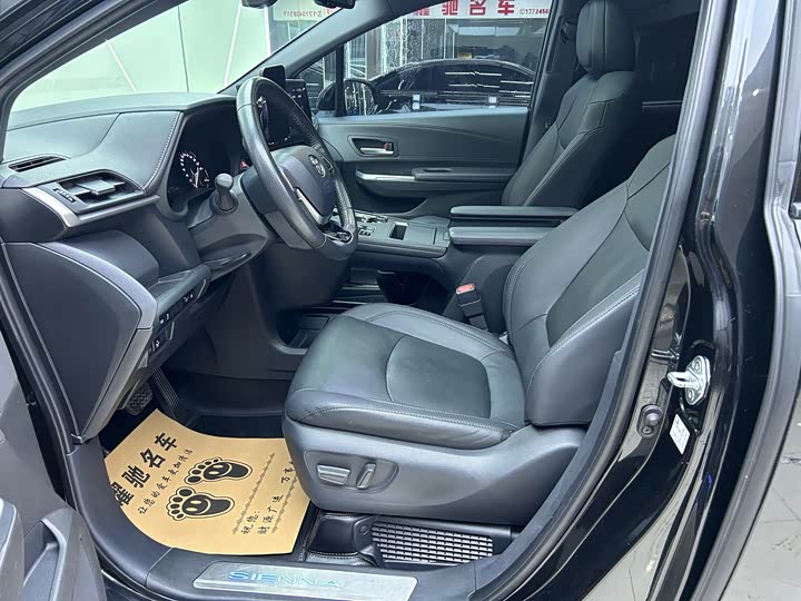 Фото 6 - Toyota Sienna