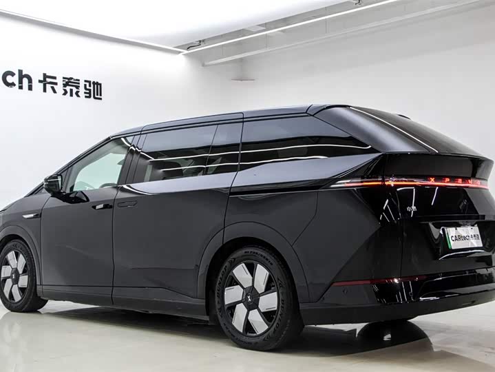 Фото 4 - XPeng X9