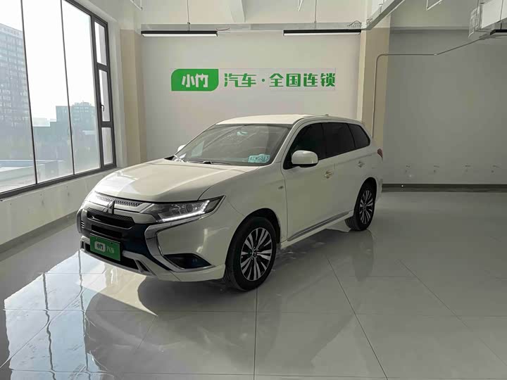 Фото 1 - Mitsubishi Outlander