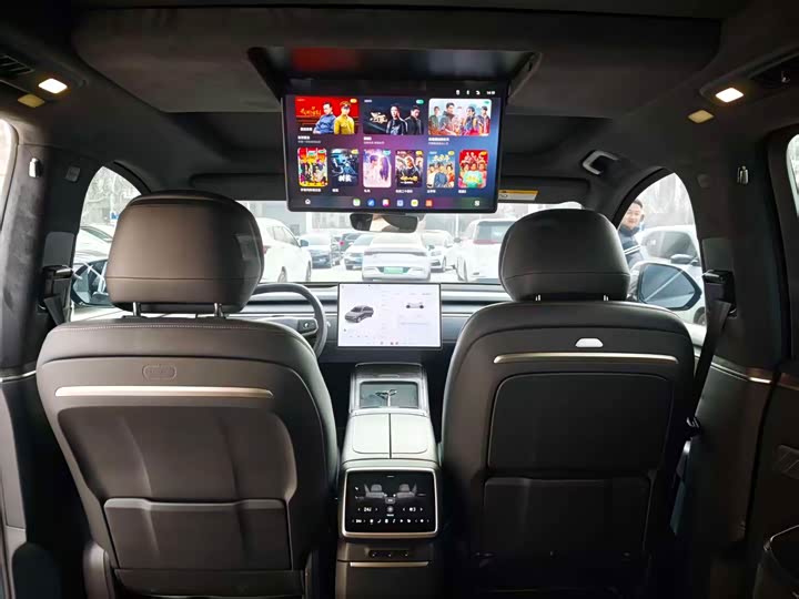 Фото 6 - Nio Onvo L90