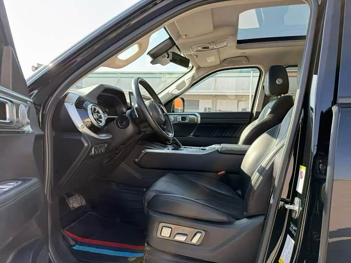 Фото 4 - Tank 400 Hybrid