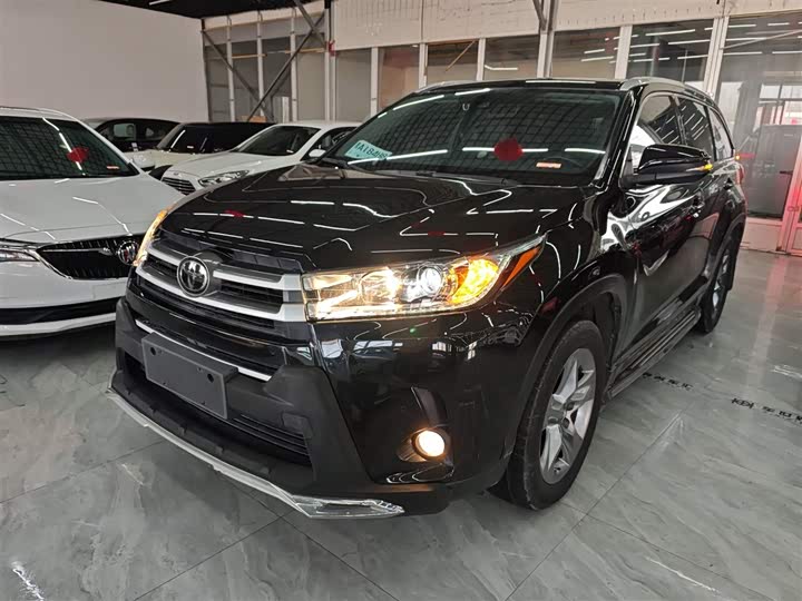 Фото 2 - Toyota Highlander