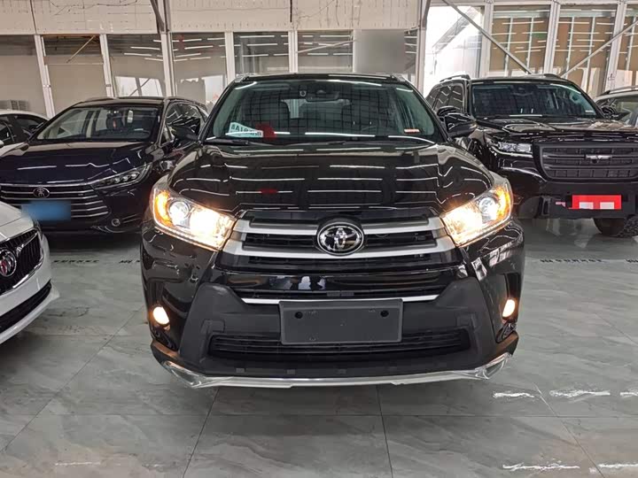 Фото 3 - Toyota Highlander