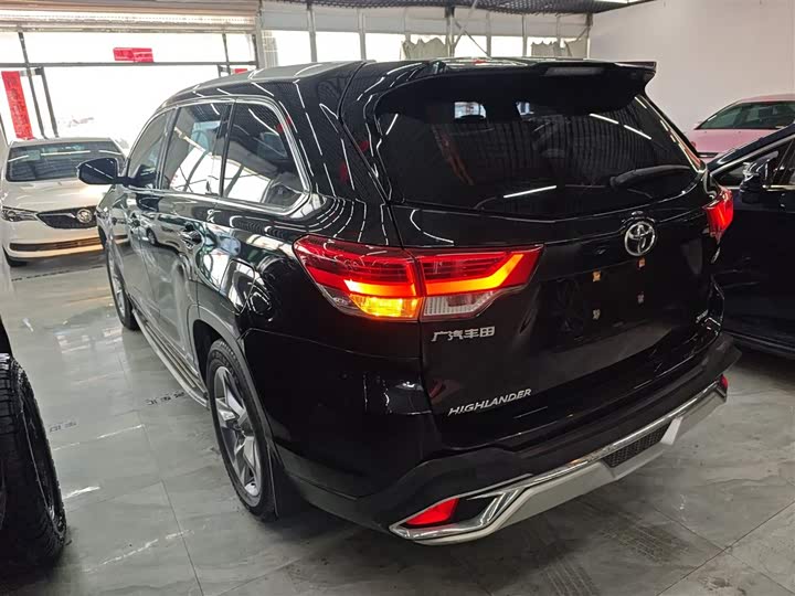 Фото 5 - Toyota Highlander