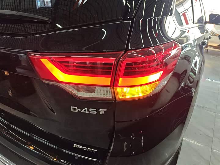 Фото 8 - Toyota Highlander