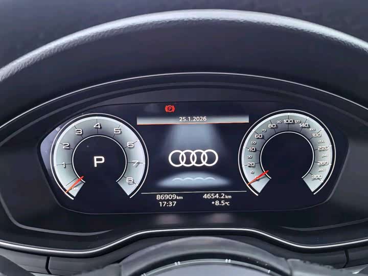 Фото 9 - Audi A4L