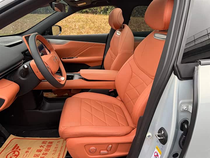 Фото 8 - Changan Deepal S05