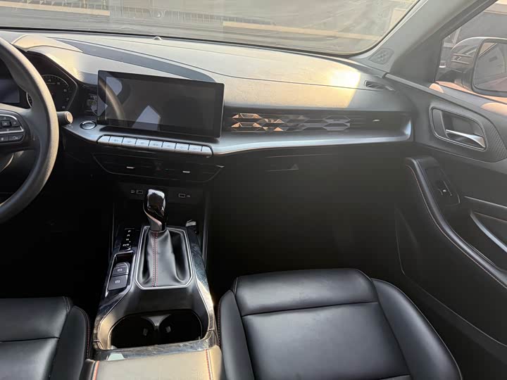 Фото 8 - MG Motor 5