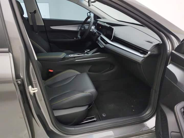 Фото 8 - Geely Binrui