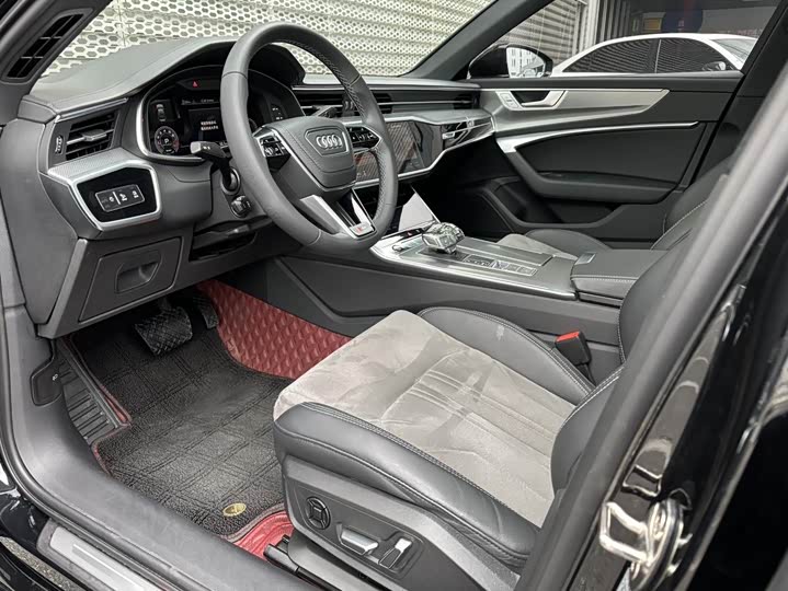 Фото 9 - Audi A6L