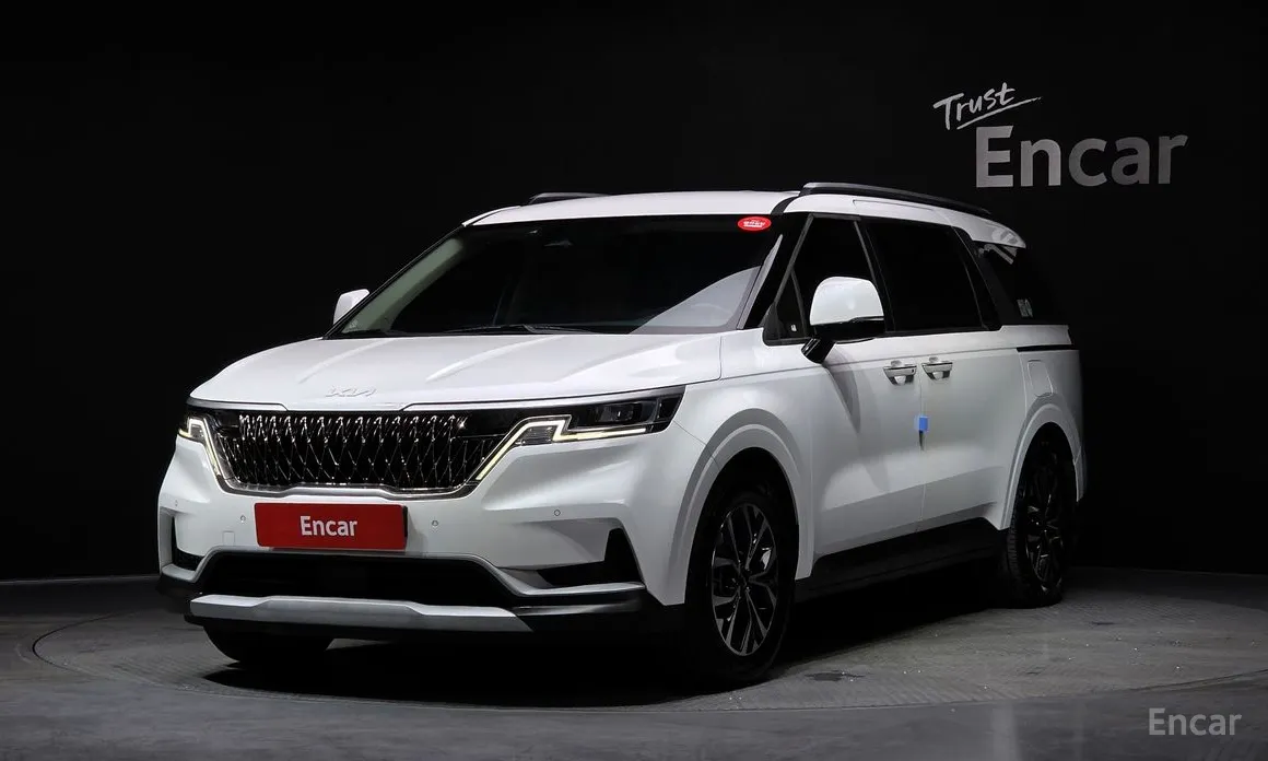 Фото 1 - Kia Carnival