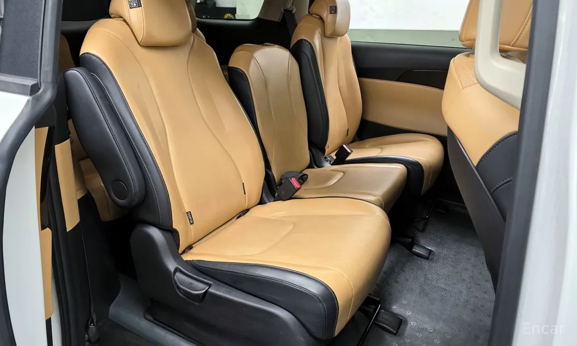 Фото 12 - Kia Carnival