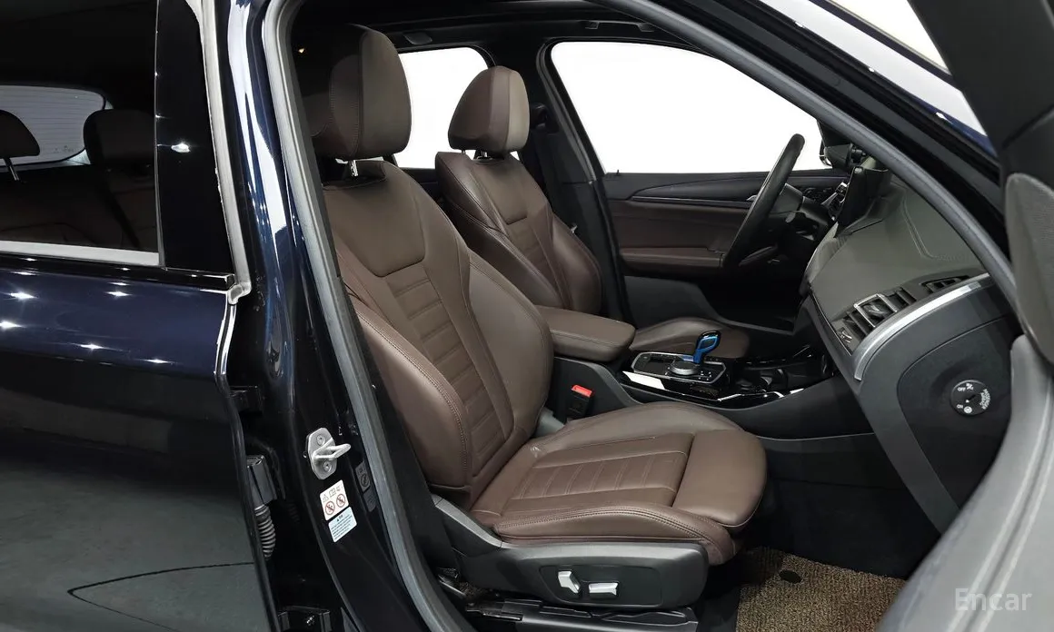 Фото 10 - BMW iX3