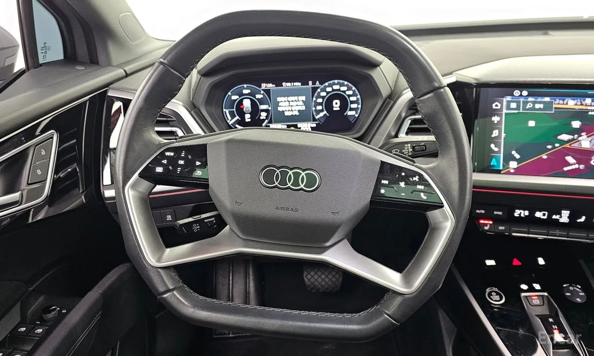 Фото 14 - Audi Q4 e-tron