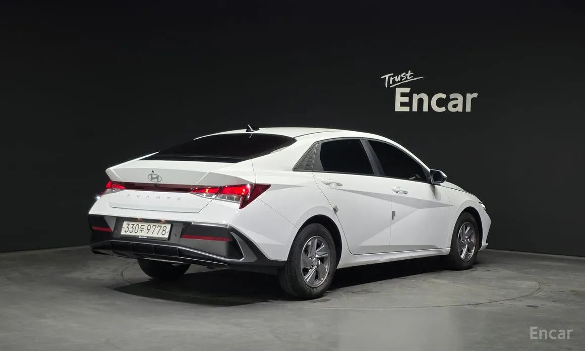 Фото 2 - Hyundai Avante