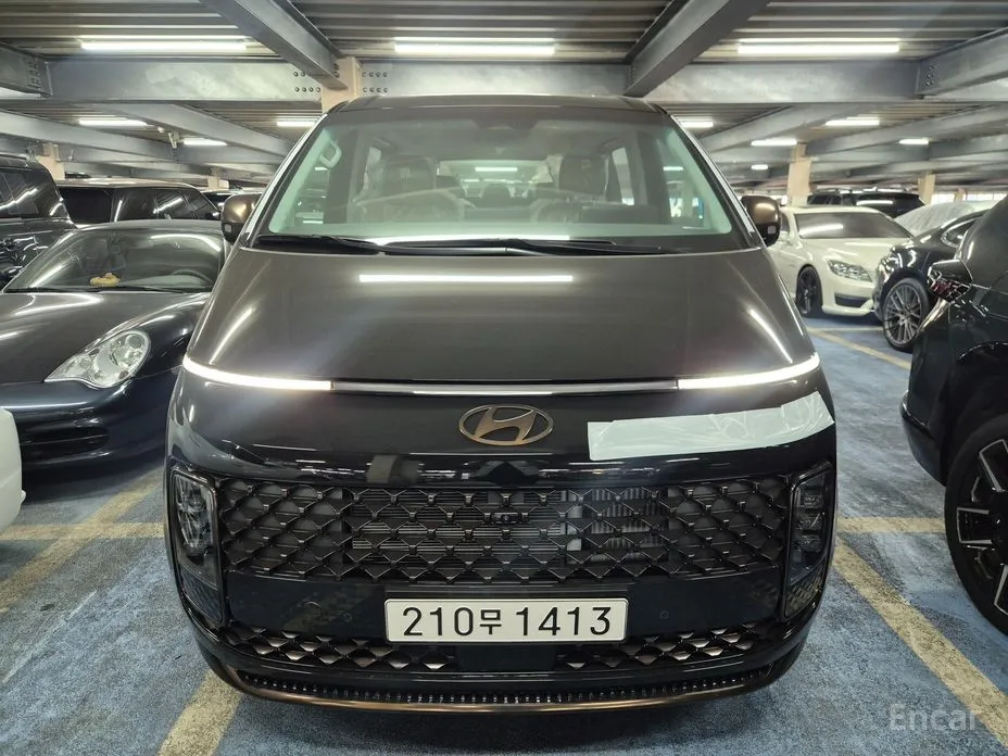 Фото 1 - Hyundai Staria