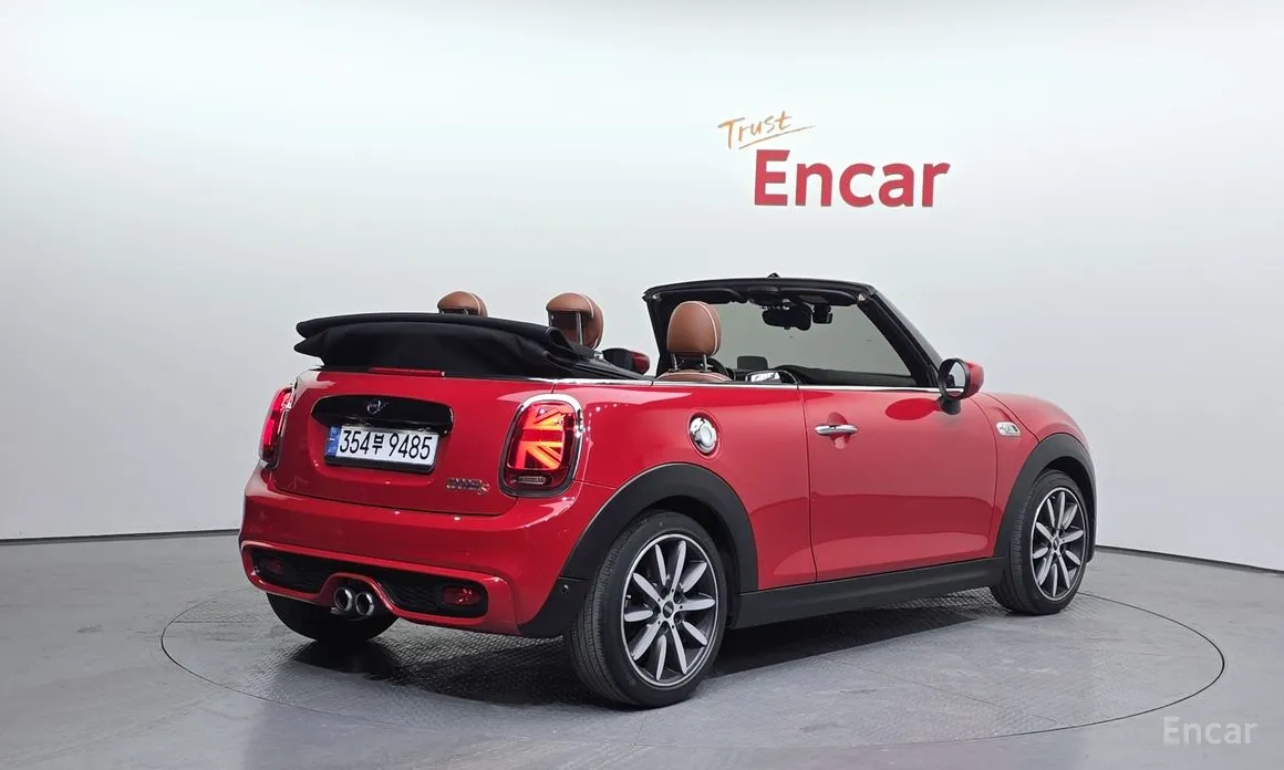 Фото 2 - Mini Cooper Convertible