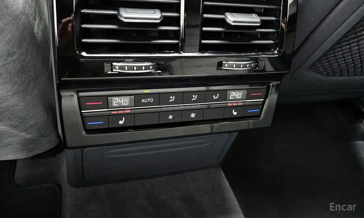 Фото 17 - Volkswagen Touareg