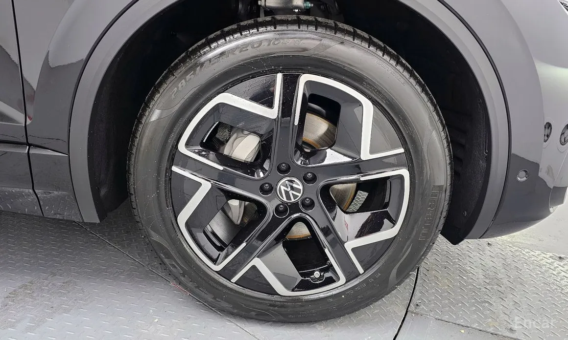 Фото 5 - Volkswagen Touareg