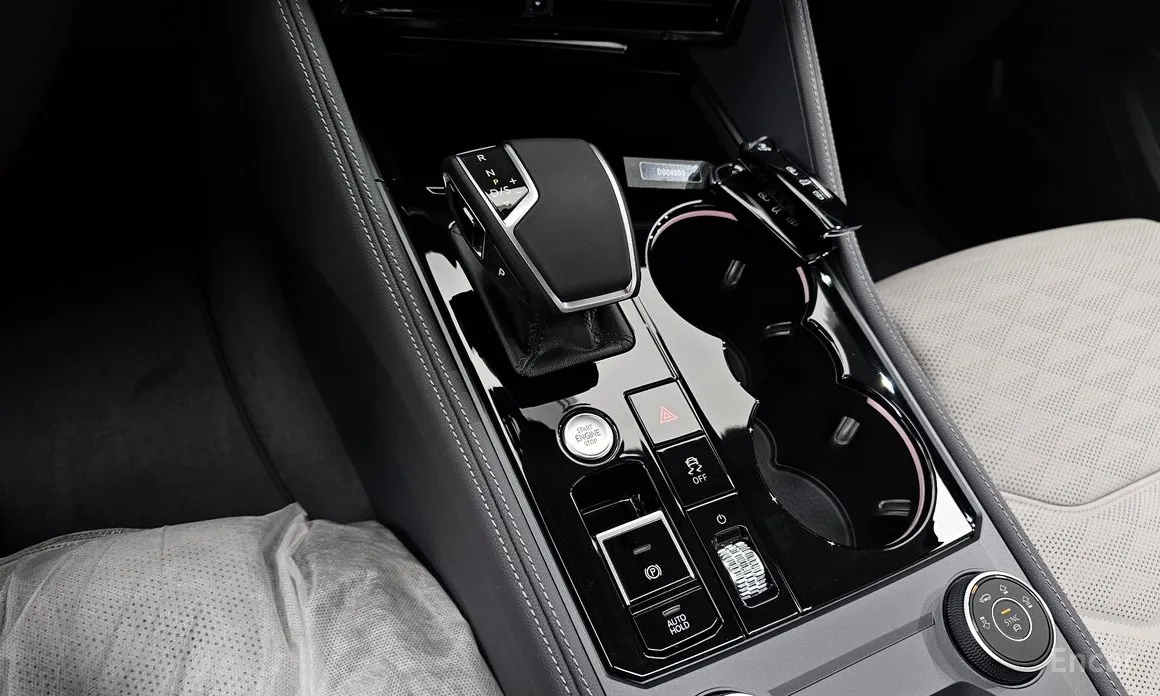 Фото 9 - Volkswagen Touareg