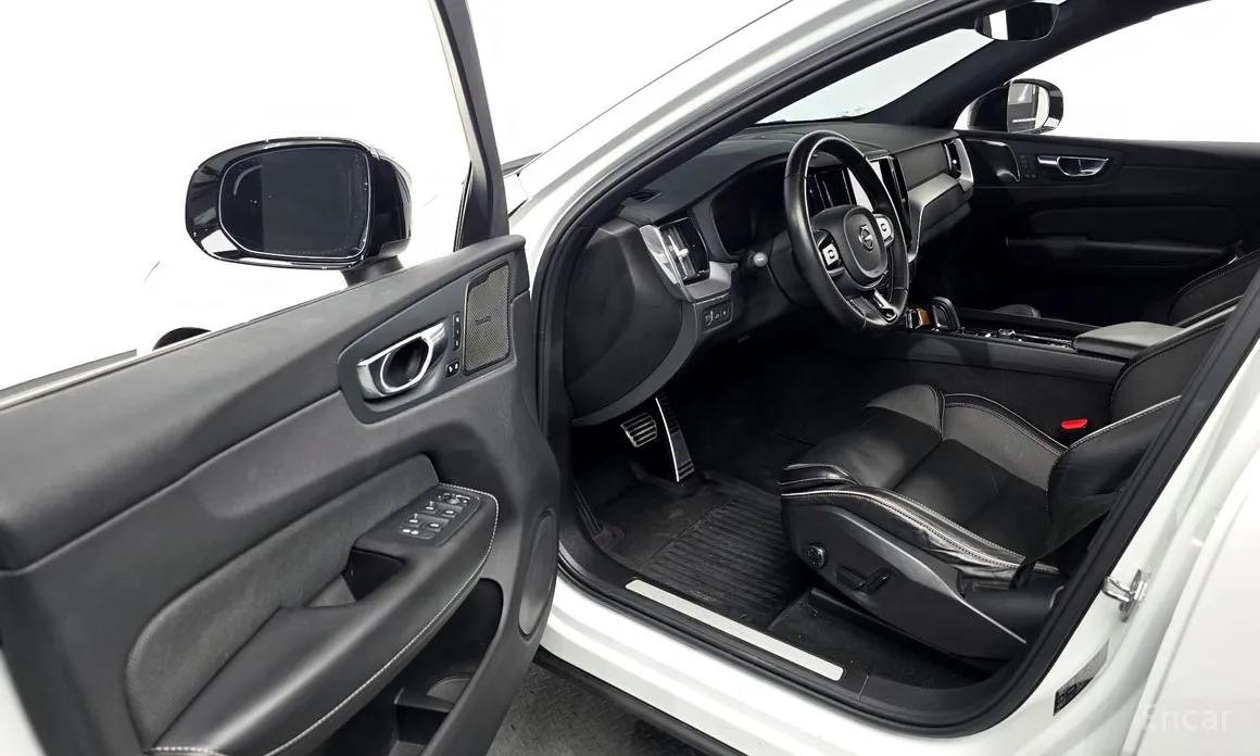 Фото 11 - Volvo XC60