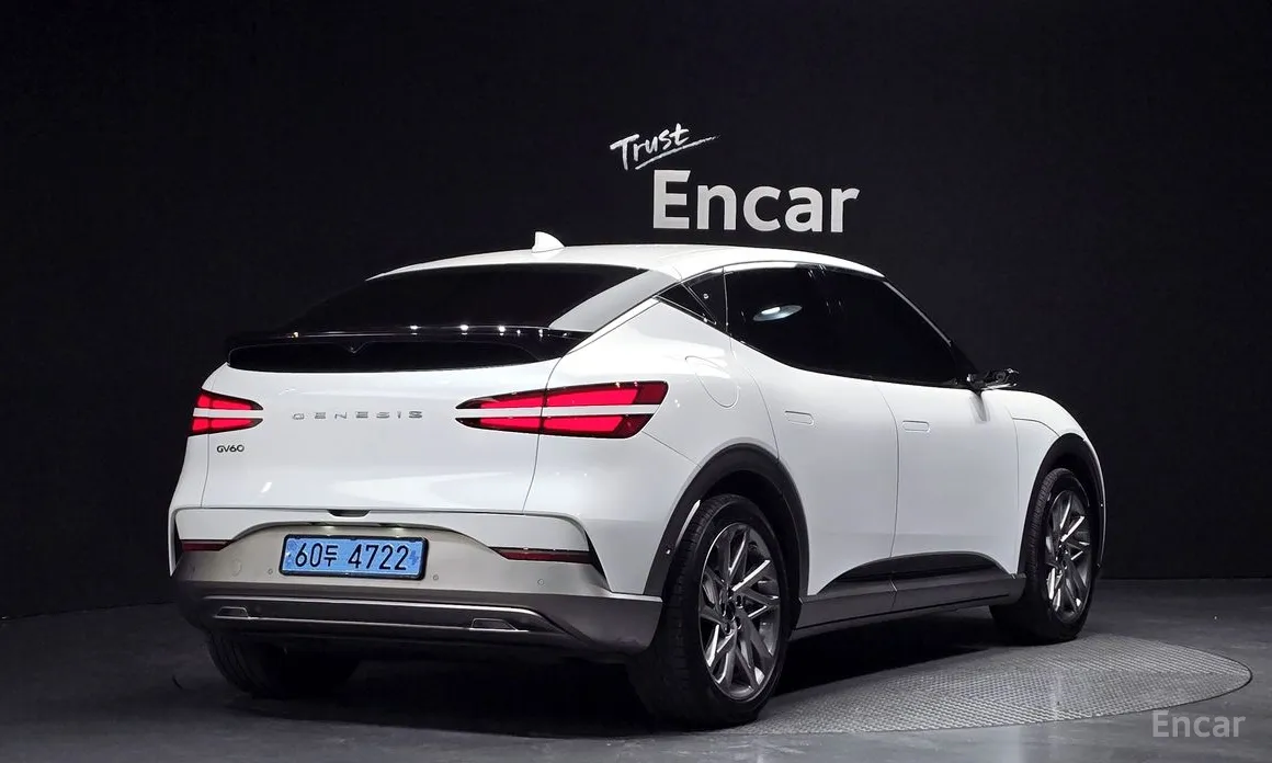 Фото 2 - Genesis GV60