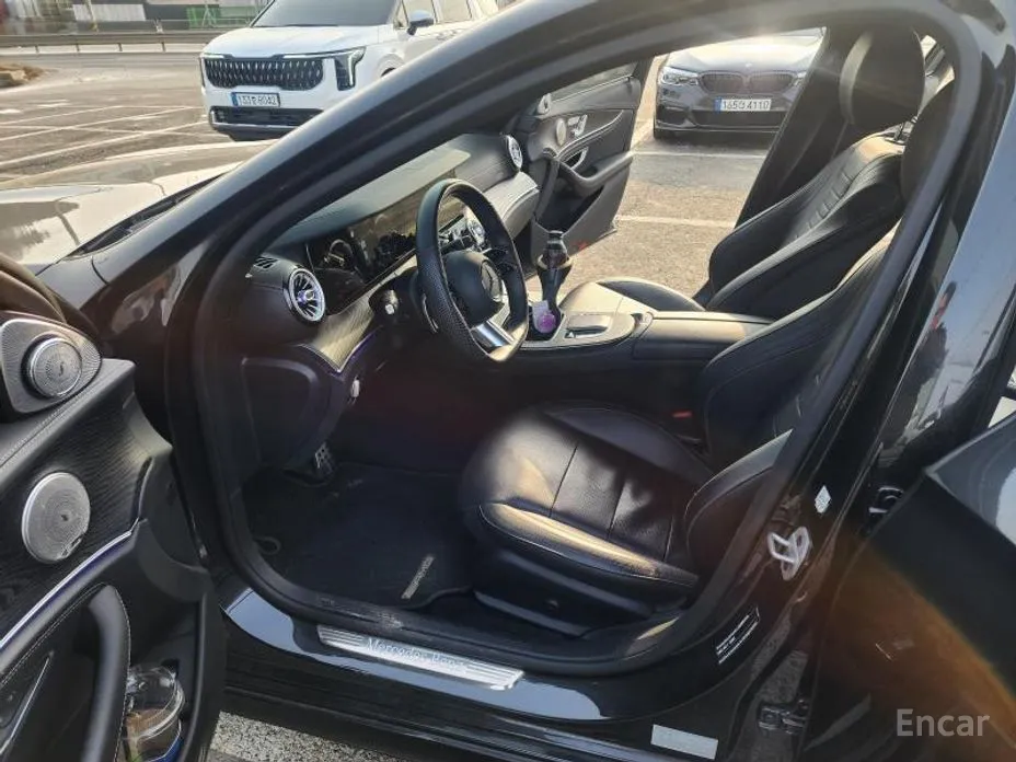 Фото 5 - Mercedes-Benz E-Class